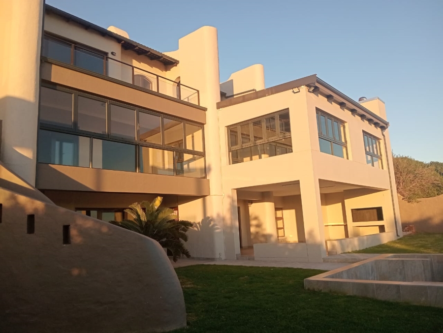 5 Bedroom Property for Sale in Paradise Beach Eastern Cape